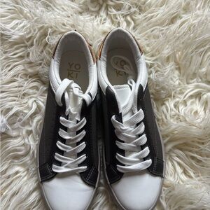 Yoki Black and White Sneakers